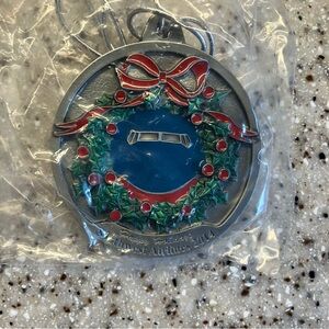 Southwest Airlines 2014 Holiday Ornament with Wreath and Bow